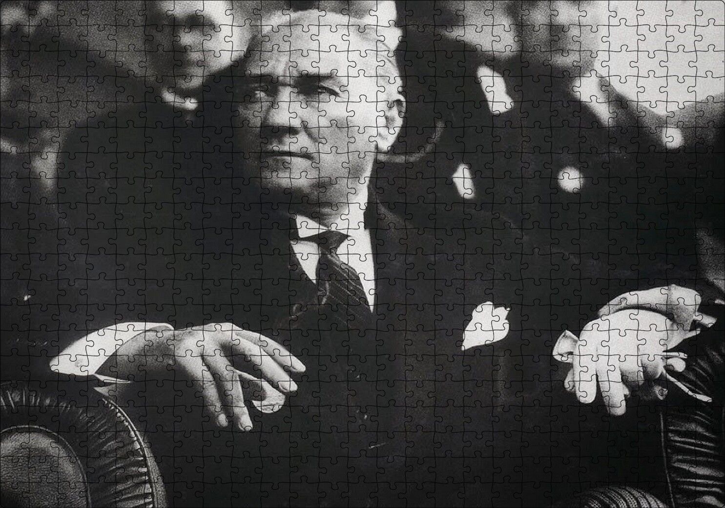 Cumhuriyet Bayaramı Töreninde Atatürk Görseli Puzzle Yapboz MDF Ahşap 500 Parça 49 cm X 68 cm