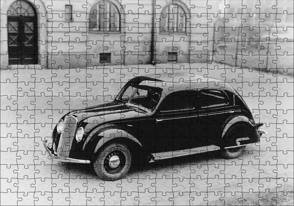 Volvo PV36 Carioca Bina Önünde Park Puzzle Yapboz MDF Ahşap 255 Parça 34 cm X 49 cm
