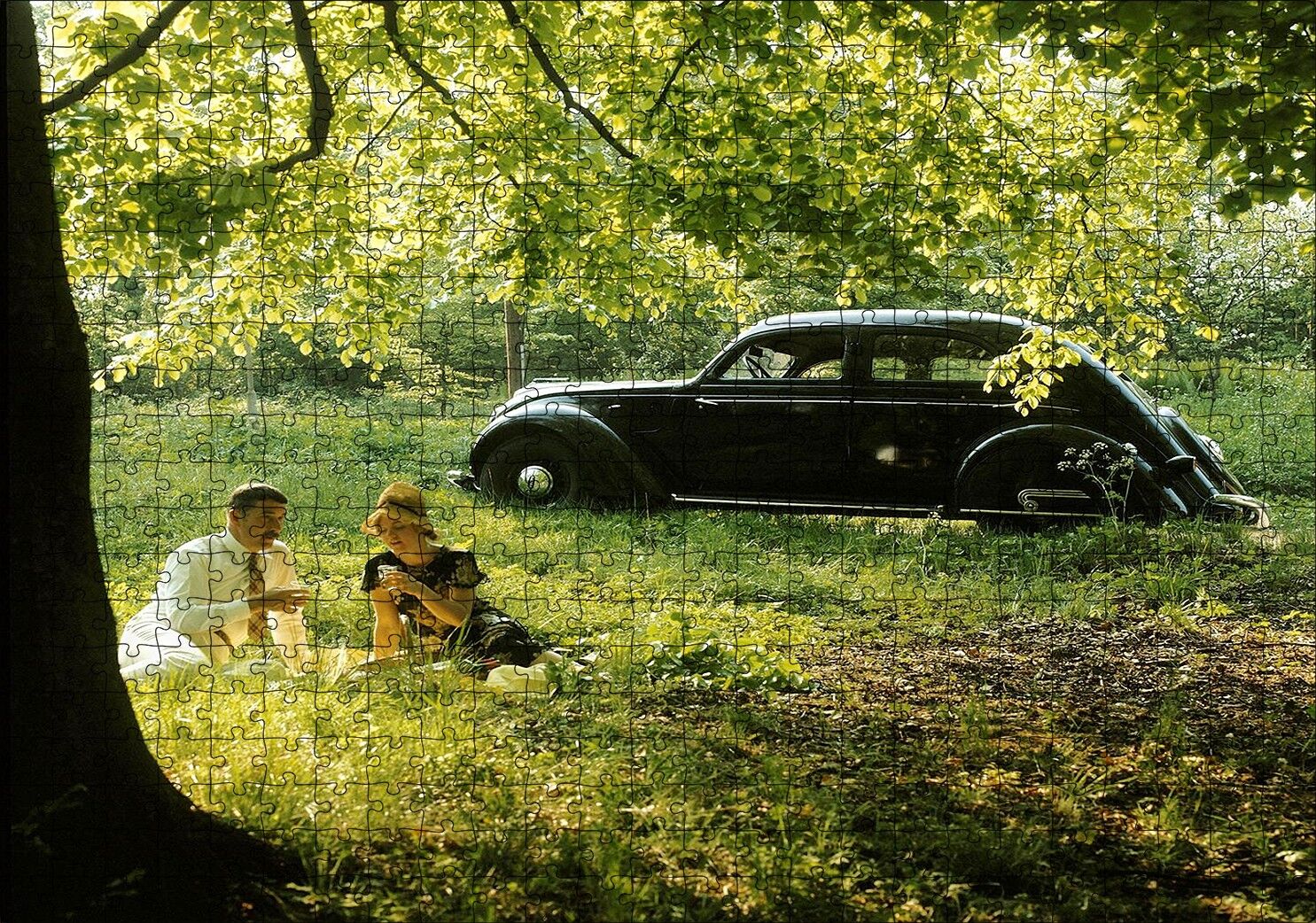 Volvo PV36 Carioca İle Bir Çiftin Piknik Keyfi Puzzle Yapboz MDF Ahşap 500 Parça 49 cm X 68 cm