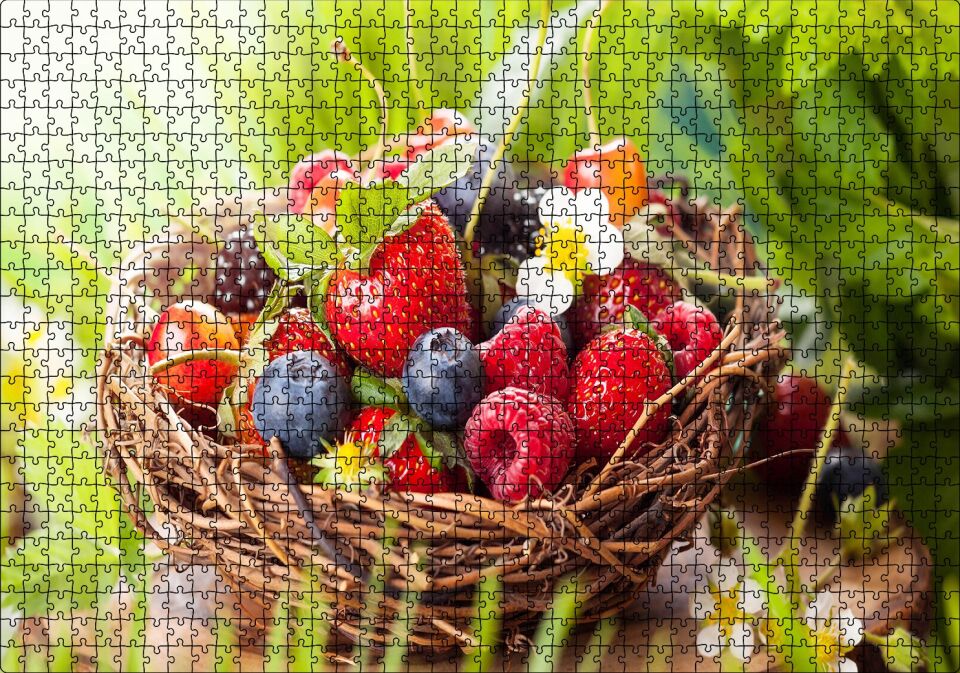 Çilek Ahududu Yaban Mersini Kiraz Meyve Sepeti Görseli Puzzle Yapboz MDF Ahşap 1000 Parça 49 cm X 68 cm