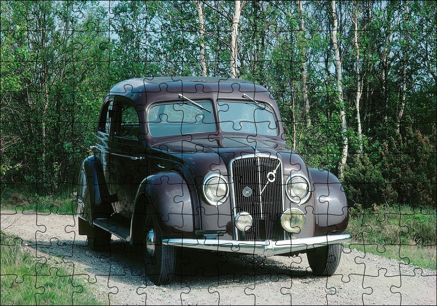 Volvo PV36 Carioca Modeli İle Ormanda Gezinti Puzzle Yapboz MDF Ahşap 120 Parça 24 cm X 34 cm