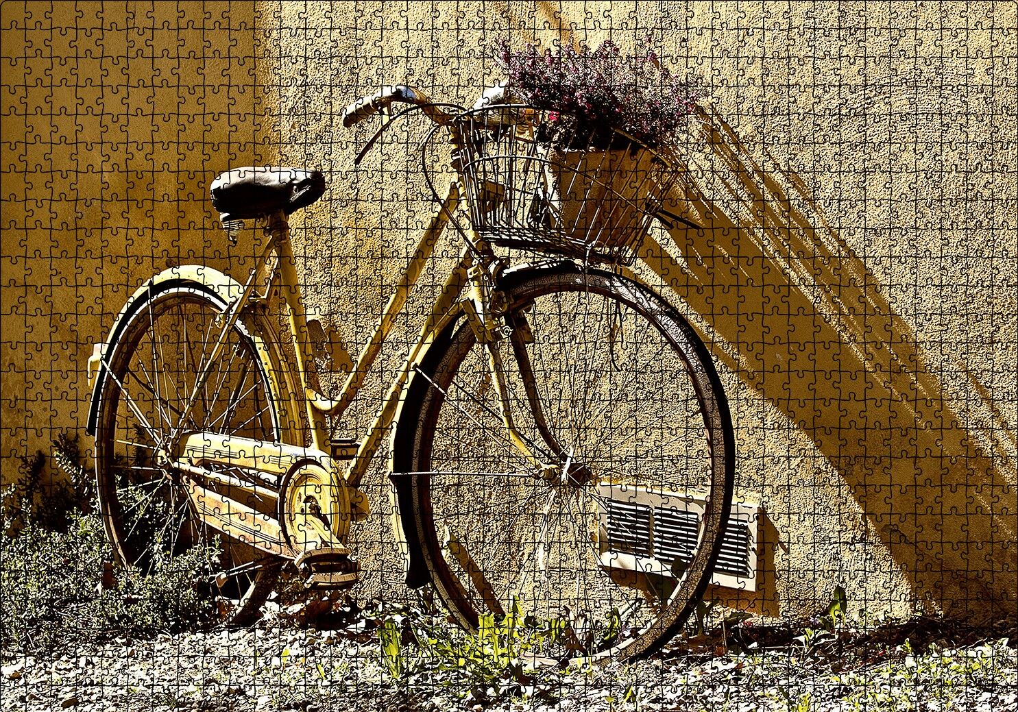 Duvar Önünde Eski Sarı Bisiklet Puzzle Yapboz MDF Ahşap 1000 Parça 49 cm X 68 cm