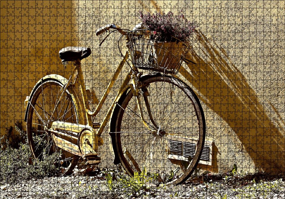Duvar Önünde Eski Sarı Bisiklet Puzzle Yapboz MDF Ahşap 1000 Parça 49 cm X 68 cm