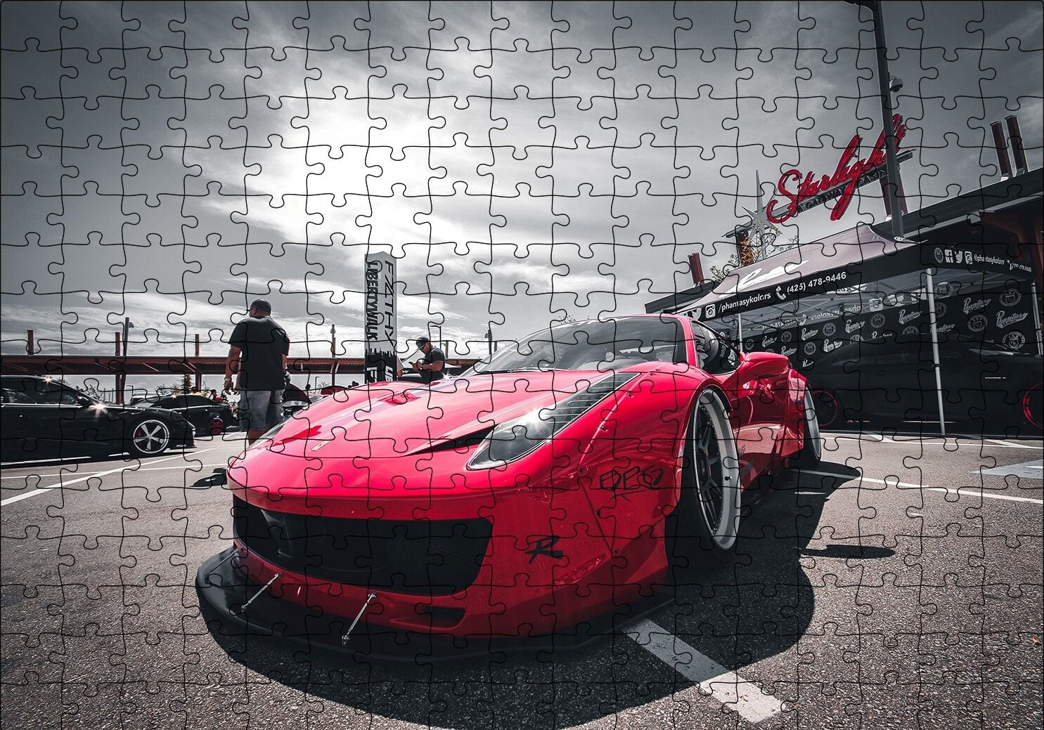Kırmızı Ferrari Önden Görünüş Puzzle Yapboz MDF Ahşap 255 Parça 34 cm X 49 cm