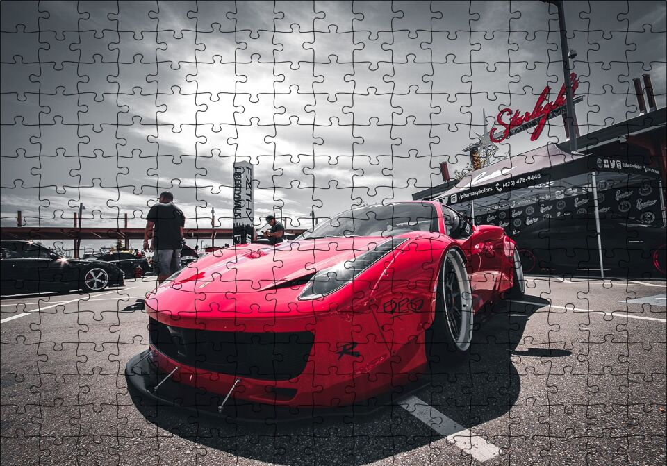 Kırmızı Ferrari Önden Görünüş Puzzle Yapboz MDF Ahşap 255 Parça 34 cm X 49 cm