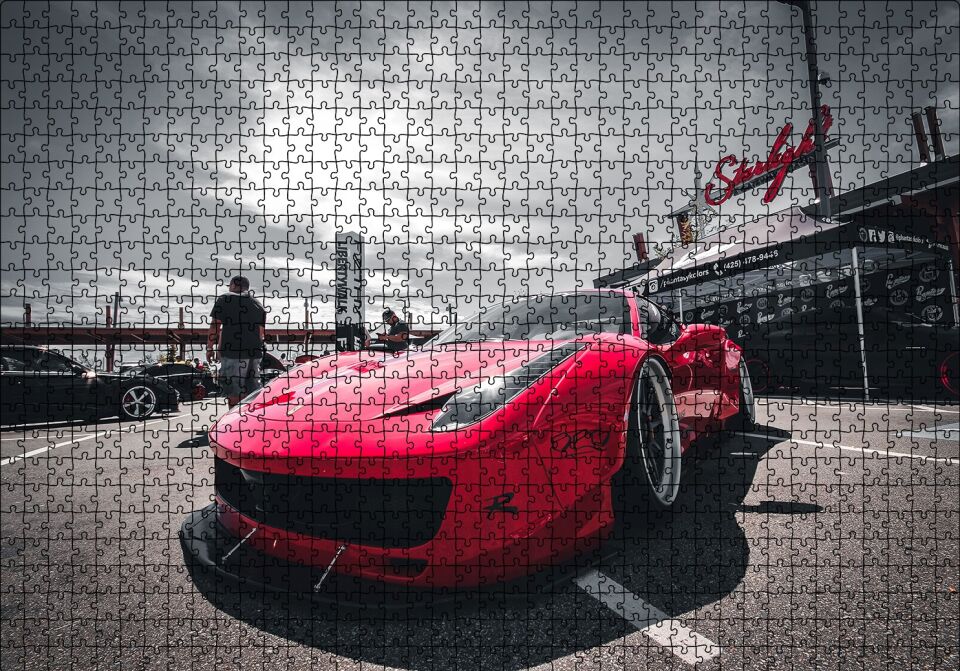 Kırmızı Ferrari Önden Görünüş Puzzle Yapboz MDF Ahşap 1000 Parça 49 cm X 68 cm