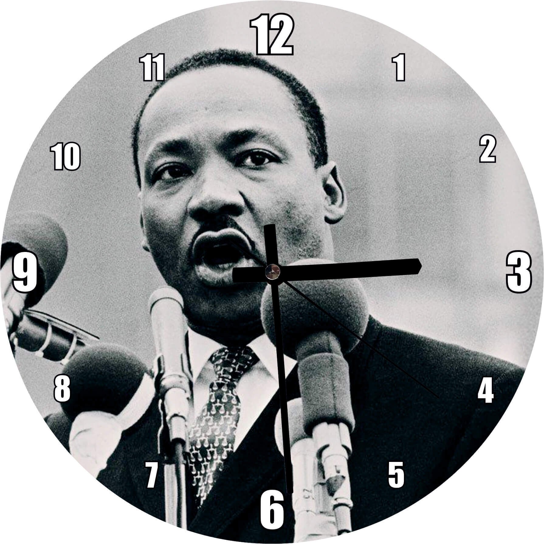 Martin Luther King ve Mikrofonlar Siyah Beyaz Mdf Ahşap Duvar Saati 30 cm Çap