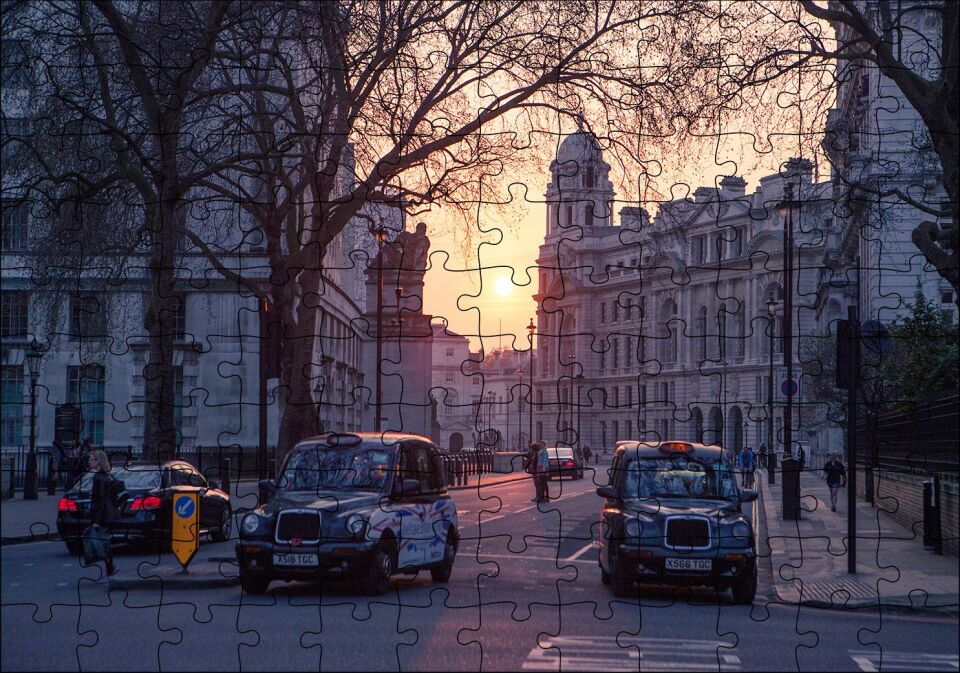 Londrada Günbatımında Binalar ve Taksiler Puzzle Yapboz MDF Ahşap