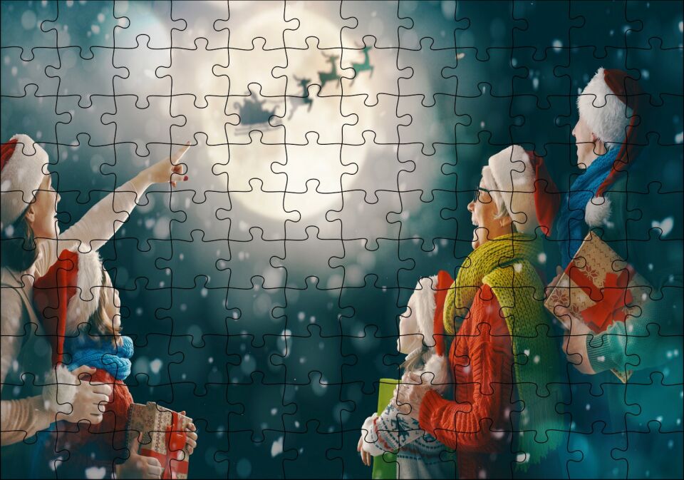 Dolunayda Noel Baba ve Geyiklerini İzleyenler Puzzle Yapboz MDF Ahşap 120 Parça 24 cm X 34 cm