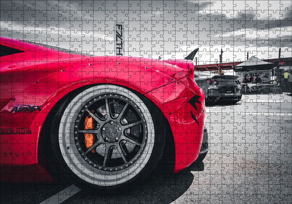 Kırmızı Spor Araba Çelik Jant Detayı Puzzle Yapboz MDF Ahşap 500 Parça 49 cm X 68 cm