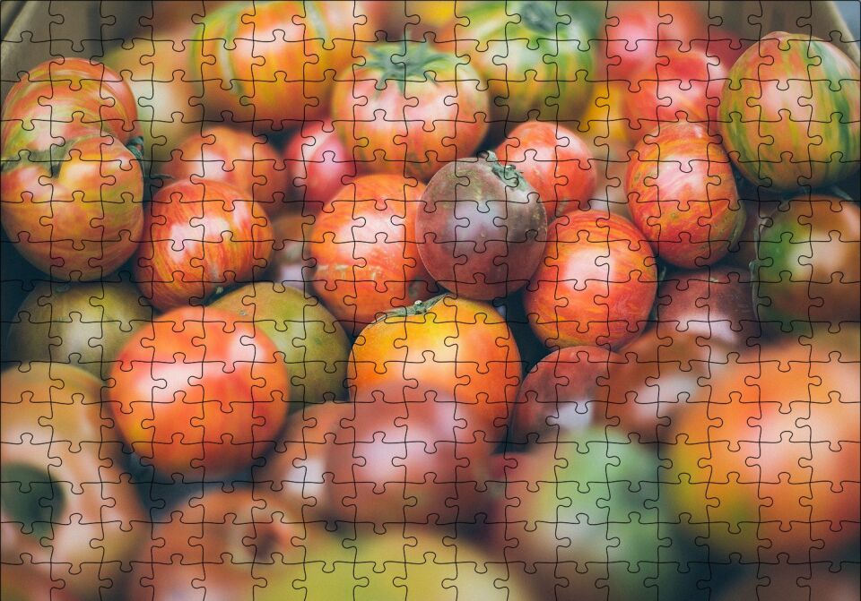 Kırmızı Yeşil Domatesler Puzzle Yapboz MDF Ahşap 255 Parça 34 cm X 49 cm