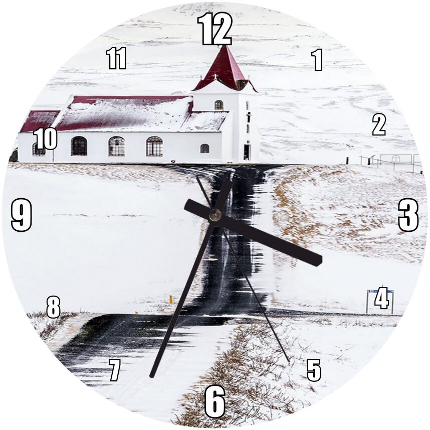 Karlı Tepeler ve Kiliseye Giden Boş Yol Mdf Ahşap Duvar Saati