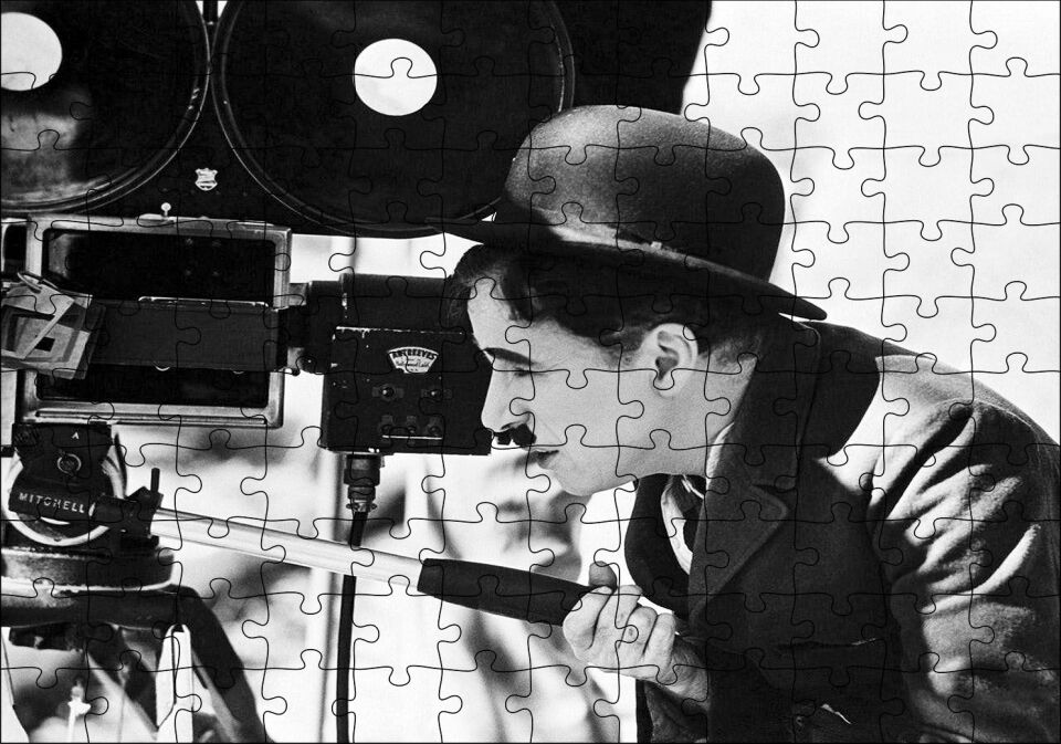 Charlie Chaplin Ve Kamera Puzzle Yapboz MDF Ahşap 120 Parça 24 cm X 34 cm