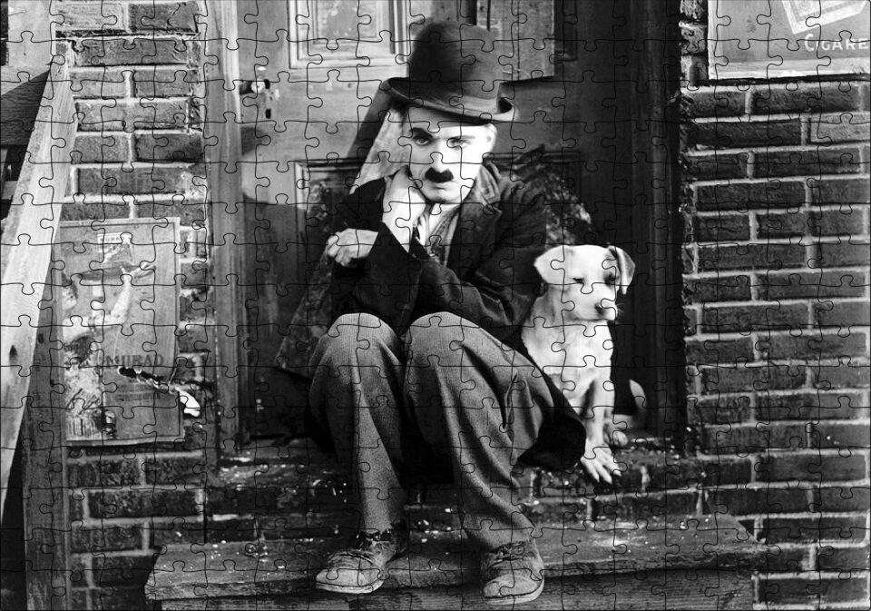 Charlie Chaplin Ve Sevimli Köpeği Puzzle Yapboz MDF Ahşap 255 Parça 34 cm X 49 cm