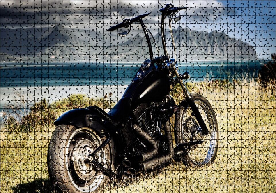 Siyah Chopper Motorsiklet Deniz ve Dağlar Puzzle Yapboz MDF Ahşap 1000 Parça 49 cm X 68 cm