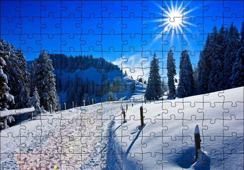 Karla Kaplı Ağaçlar ve Zirvede Güneşli Bir Gün Puzzle Yapboz MDF Ahşap 120 Parça 24 cm X 34 cm