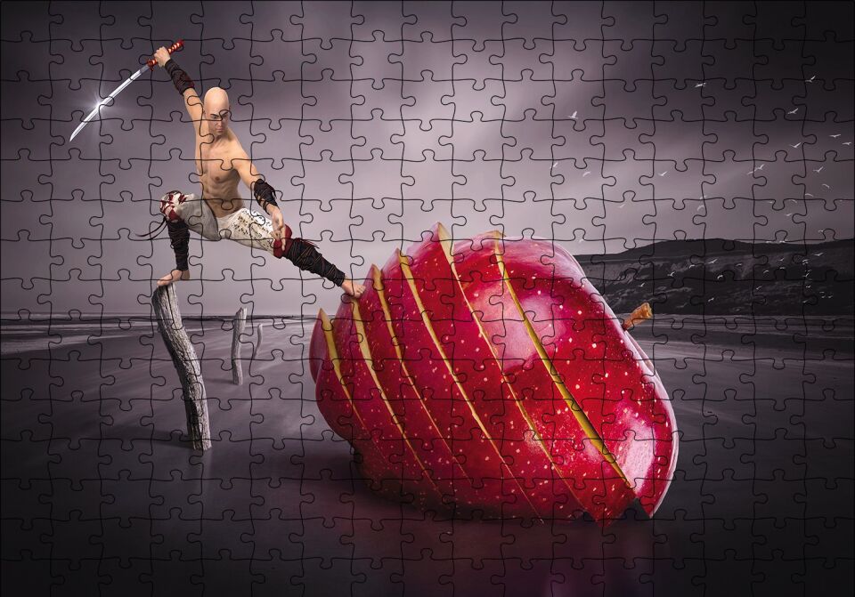 Samuray Dilimlenmiş Kırmızı Elma Fantezi Puzzle Yapboz MDF Ahşap 255 Parça 34 cm X 49 cm