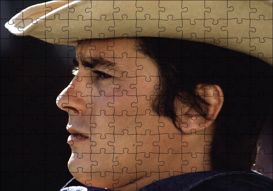 Alain Delon Uzaklara Bakan Puzzle Yapboz MDF Ahşap