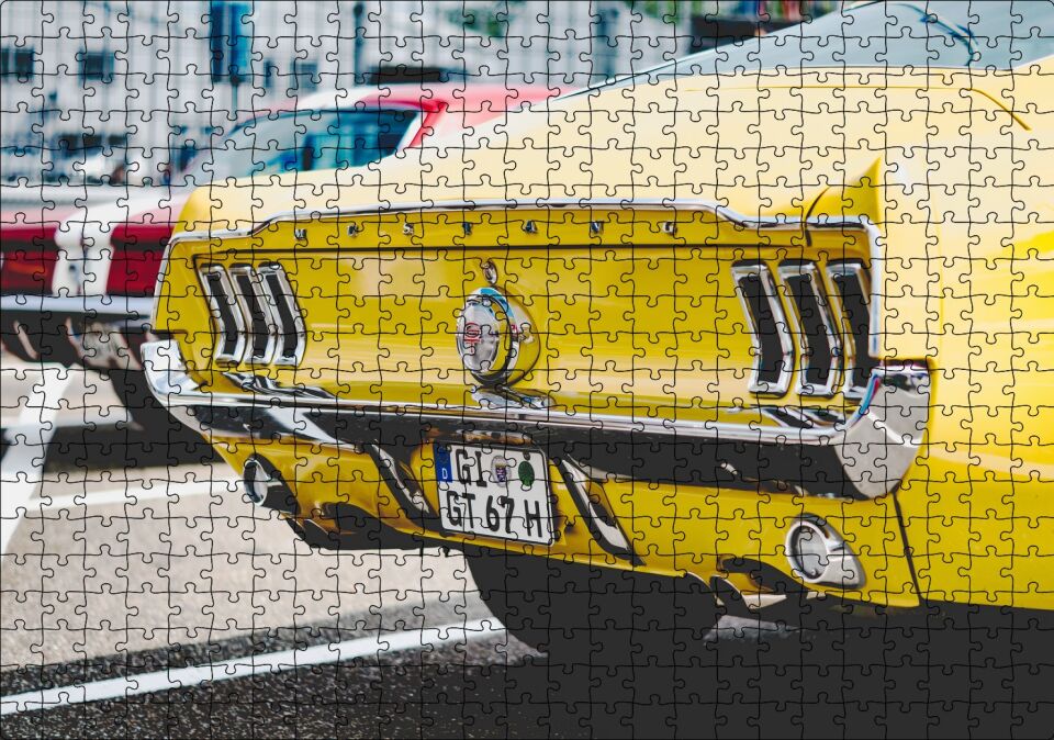 Sarı Mustang Klasik Arka Görünüş Yakın Plan Puzzle Yapboz MDF Ahşap 500 Parça 49 cm X 68 cm