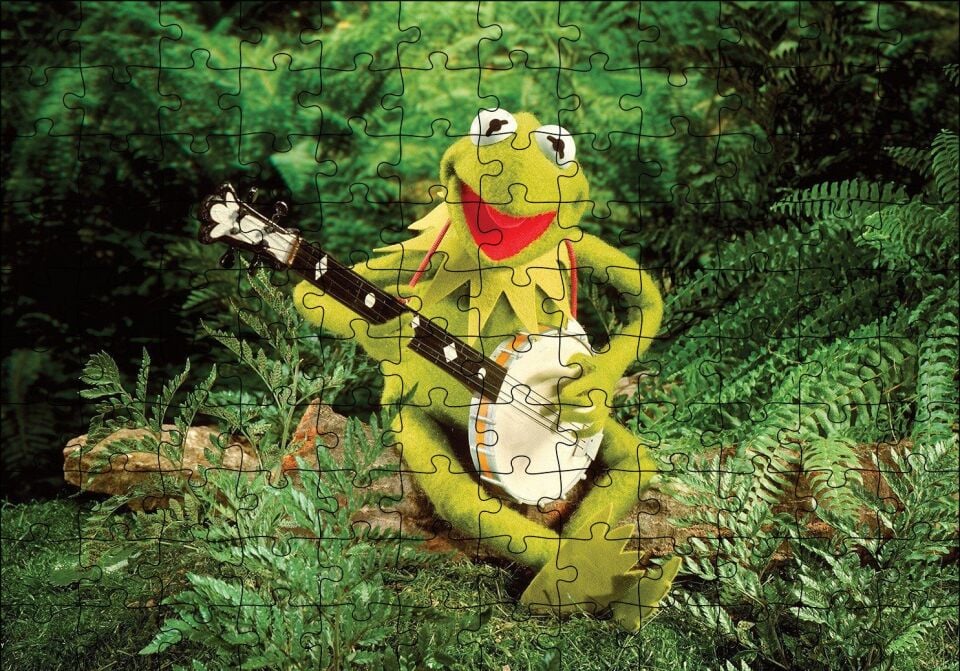 The Muppets Kurbağa Kermit ve Enstrümanı Puzzle Yapboz MDF Ahşap 120 Parça 24 cm X 34 cm
