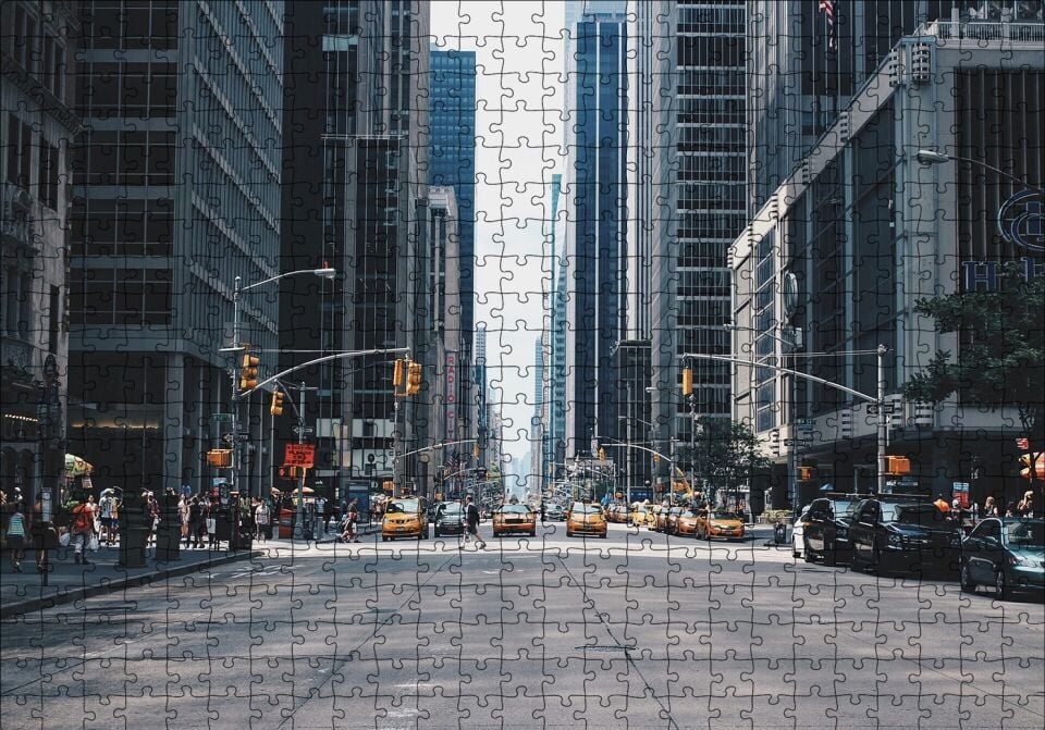 New York Gökdelenler Cadde Araçlar ve İnsanlar Puzzle Yapboz MDF Ahşap 500 Parça 49 cm X 68 cm