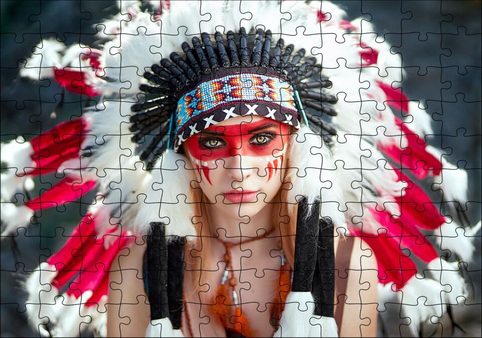 Yöresel Kıyafetli Kızılderili Kadın Puzzle Yapboz MDF Ahşap 120 Parça 24 cm X 34 cm