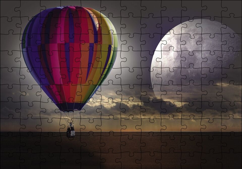 Uçan Balon Ufukta Ay Görseli Puzzle Yapboz MDF Ahşap