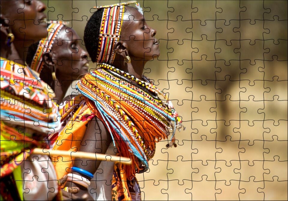 Rengarenk Yerel Giysileriyle Afrikalı Kadınlar Puzzle Yapboz MDF Ahşap