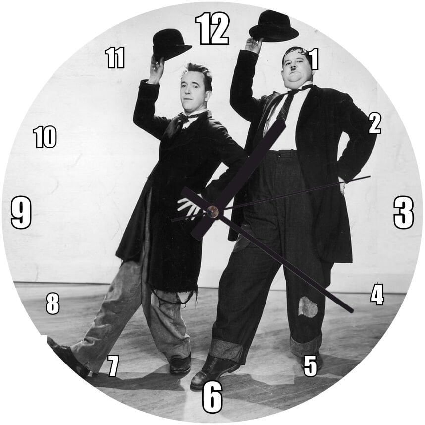 Laurel Hardy Filmde Dans Mdf Ahşap Duvar Saati 50 cm Çap