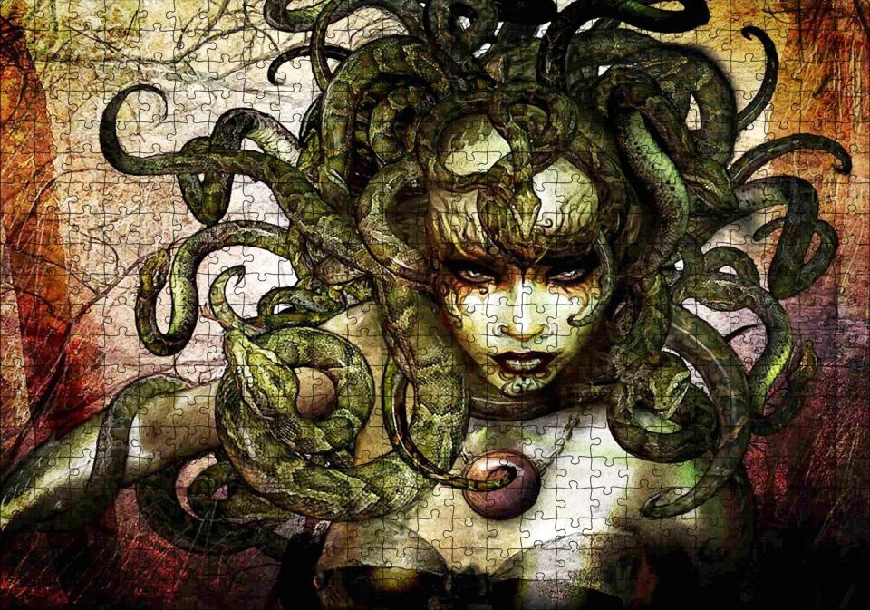 Medusa Yılan Saçlı Kadın Puzzle Yapboz MDF Ahşap 500 Parça 49 cm X 68 cm