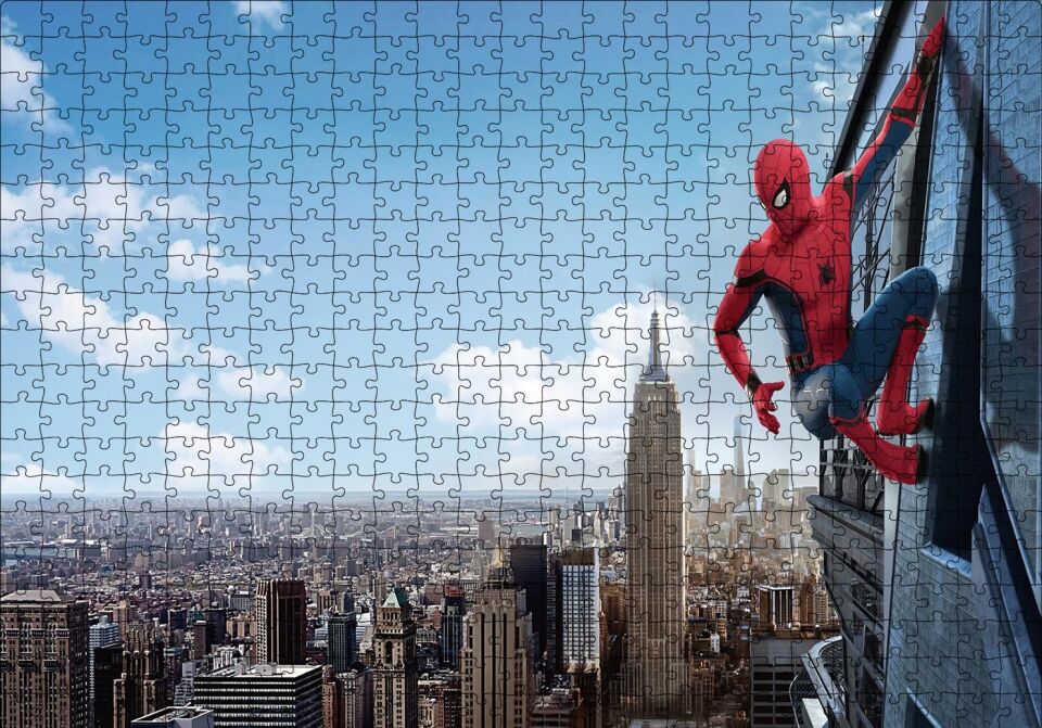 Spider-Man Gökdelen Sörfü Puzzle Yapboz MDF Ahşap 500 Parça 49 cm X 68 cm