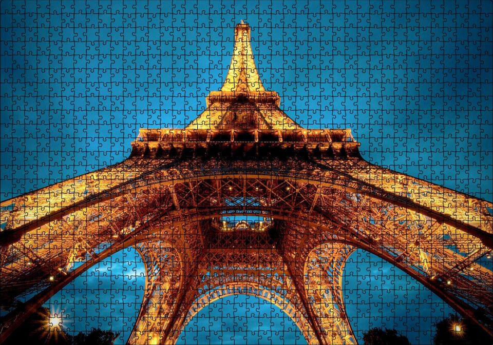 Eyfel Kulesi Gece Alttan Görünüm Puzzle Yapboz MDF Ahşap 1000 Parça 49 cm X 68 cm