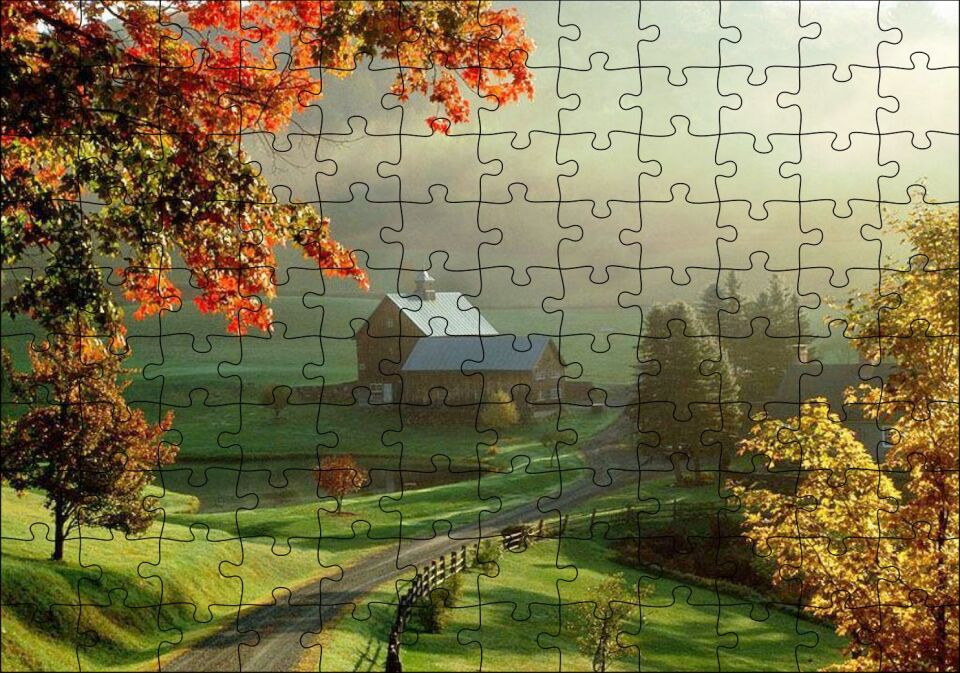 Sonbaharda Hala Yeşil Çayırlar ve Uzaktaki Ev Puzzle Yapboz MDF Ahşap