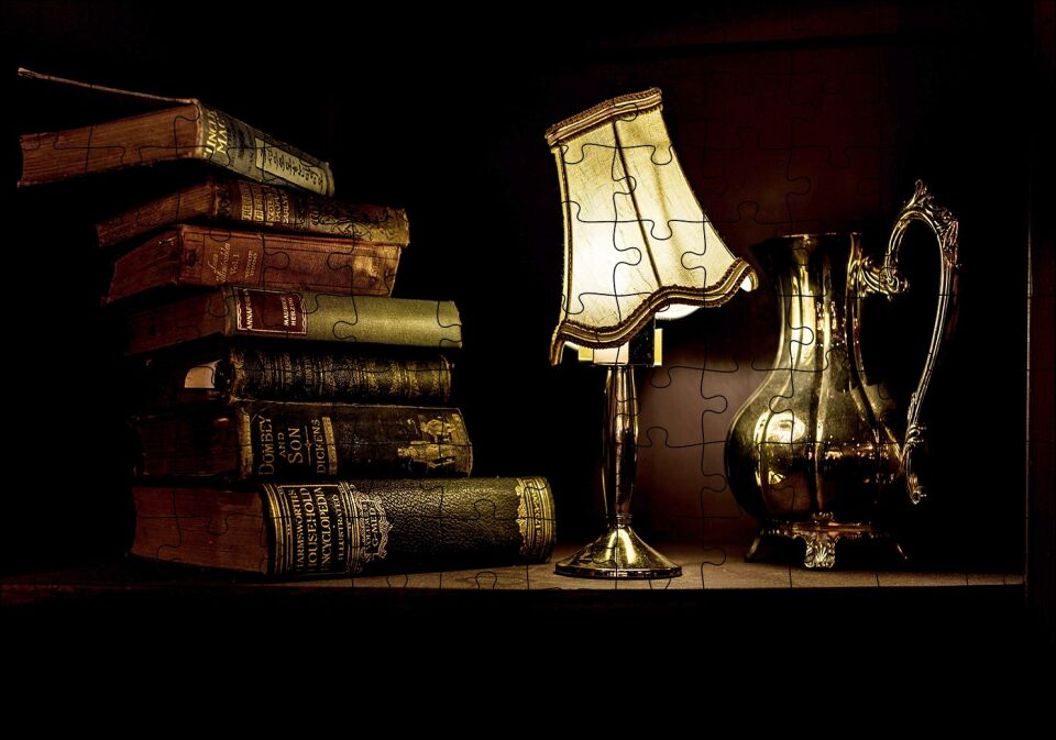Masa Abajur Kitaplar Antika Metal Surahi Görseli Puzzle Yapboz MDF Ahşap
