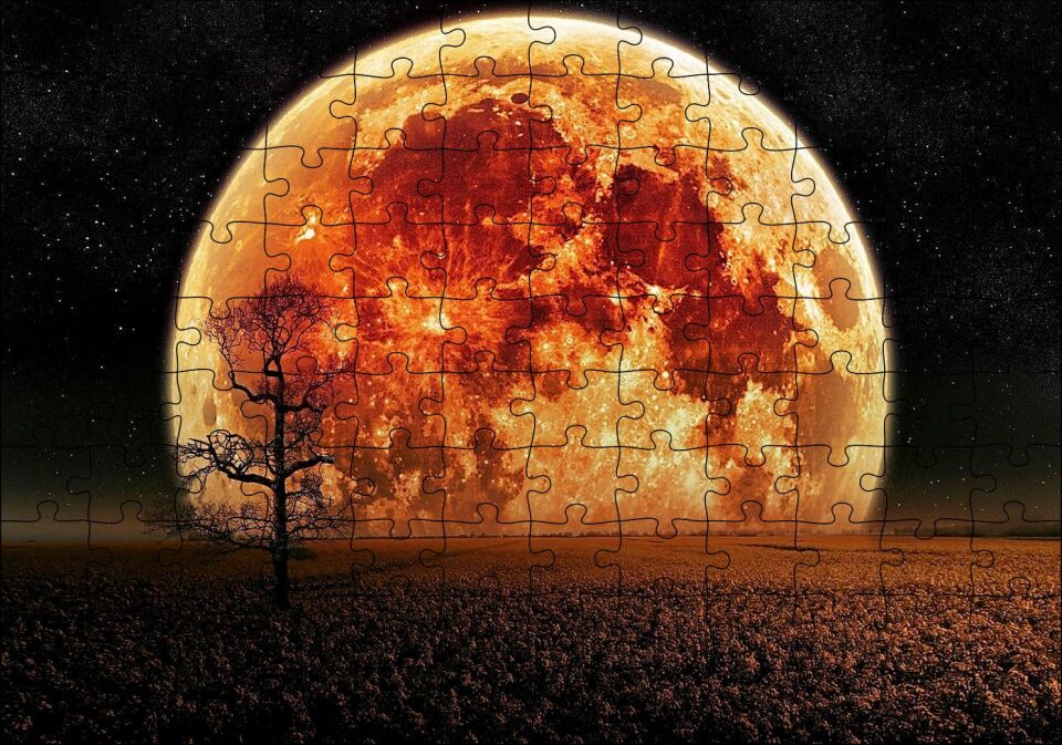 Tarlada Yalnız Ağaç ve Olağanüstü Süper Ay Puzzle Yapboz MDF Ahşap