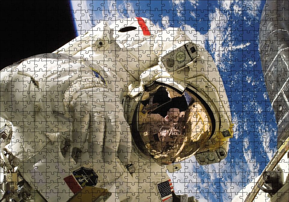 Uzaydaki Astronot Puzzle Yapboz MDF Ahşap 500 Parça 49 cm X 68 cm