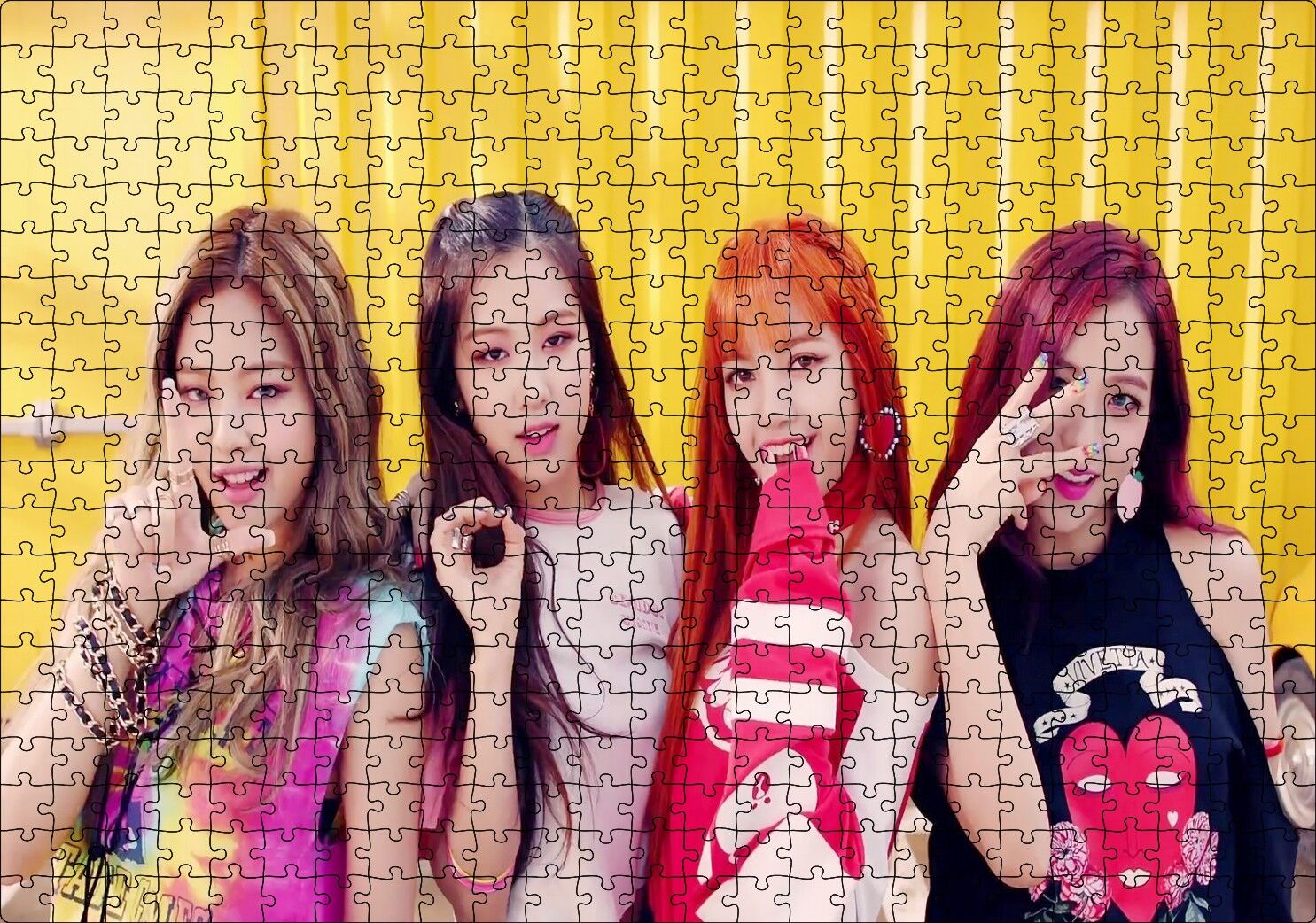 Black Pink Grubu Üyeleri Puzzle Yapboz MDF Ahşap 500 Parça 49 cm X 68 cm