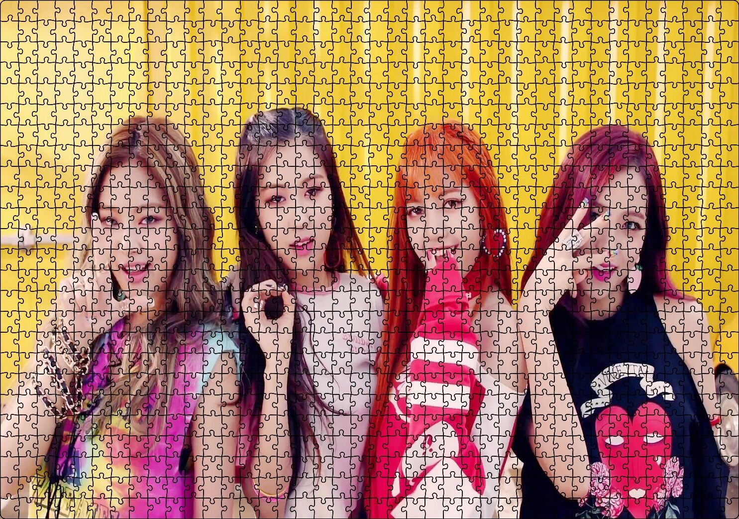 Black Pink Grubu Üyeleri Puzzle Yapboz MDF Ahşap 1000 Parça 49 cm X 68 cm