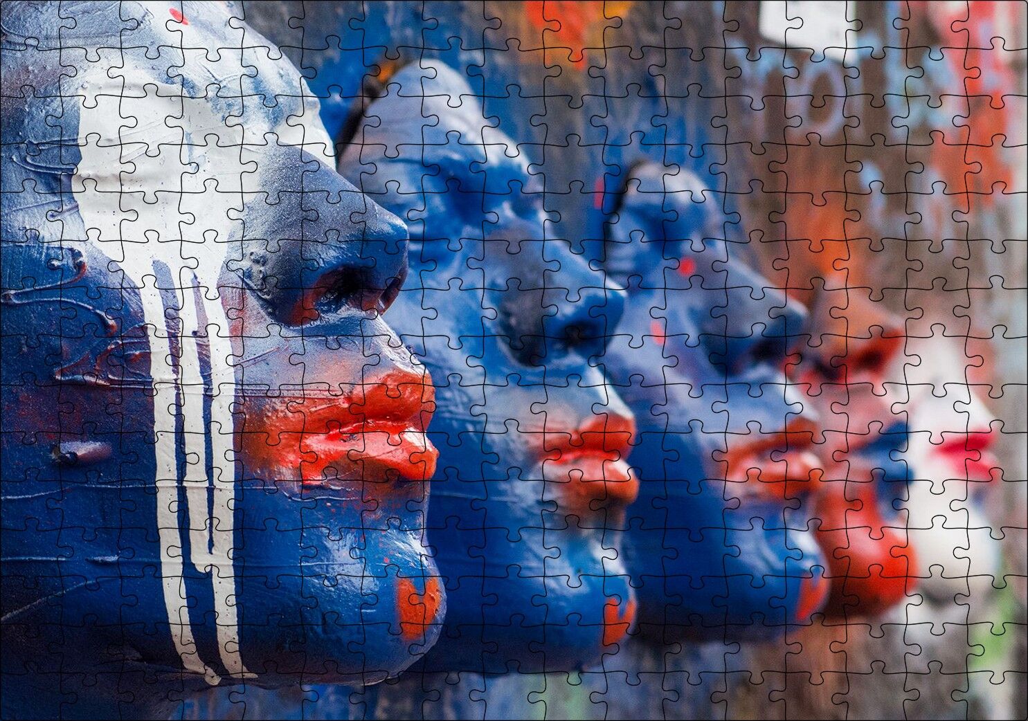 Duvarda Yüz Büstleri Puzzle Yapboz MDF Ahşap 255 Parça 34 cm X 49 cm