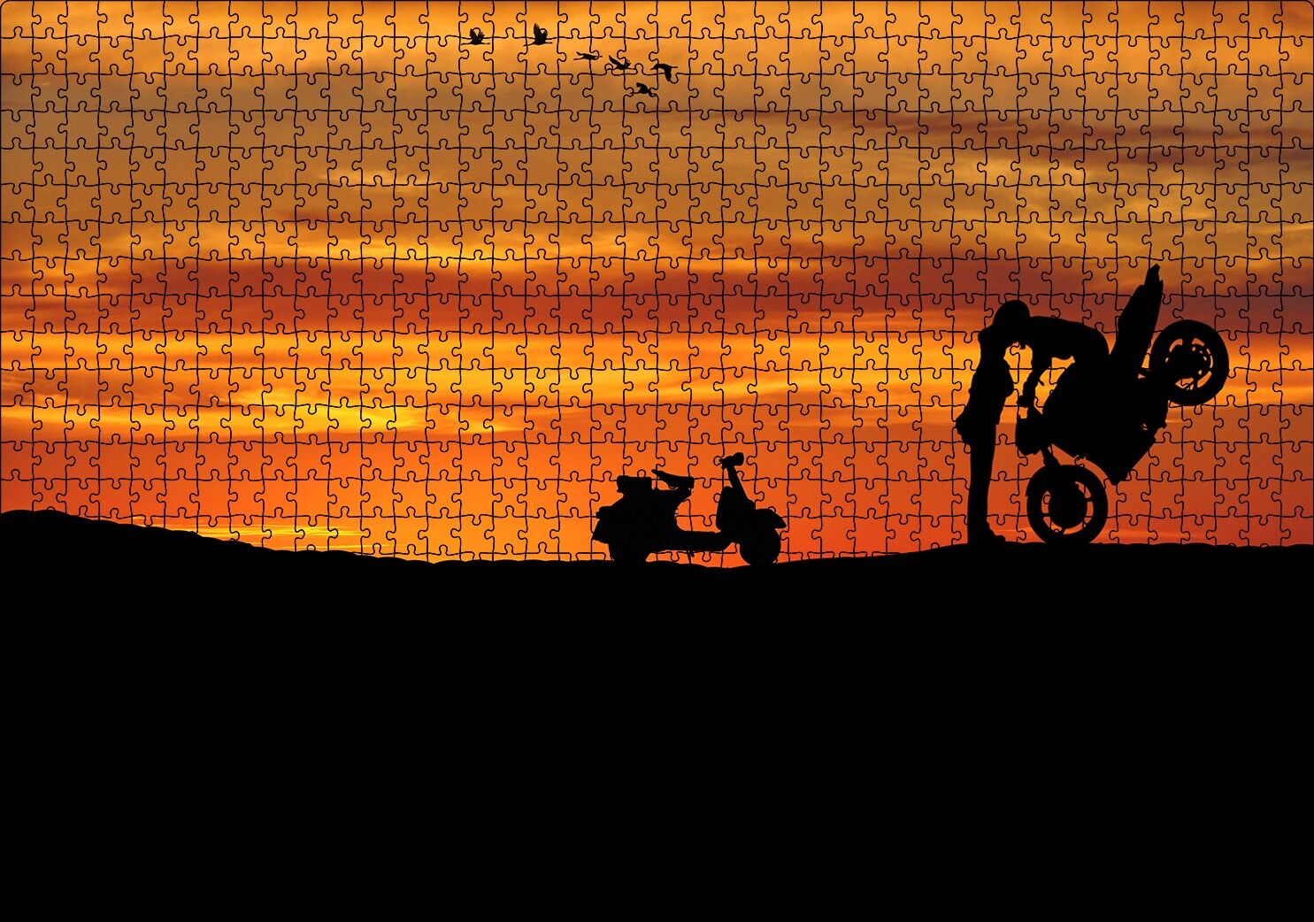 Motorsikletli Sürücü Kızı Öpüyor Kızıl Gün Batımı Puzzle Yapboz MDF Ahşap 1000 Parça 49 cm X 68 cm