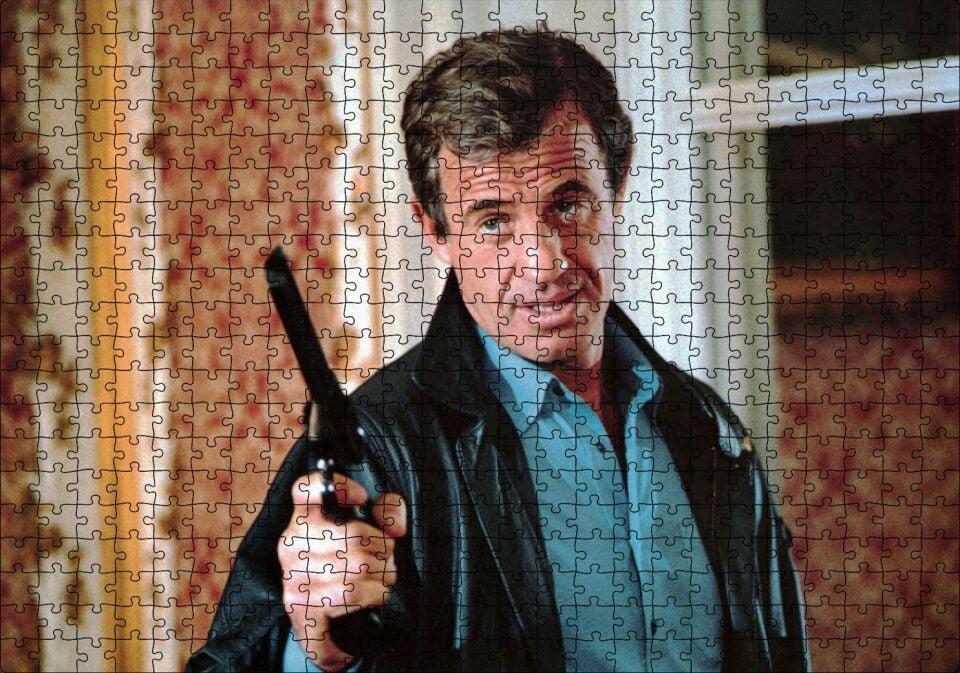 Jean Paul Belmondo Silahlı Puzzle Yapboz MDF Ahşap 500 Parça 49 cm X 68 cm