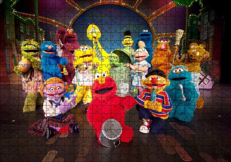 Susam Sokağı Karakterler Görseli Puzzle Yapboz MDF Ahşap 500 Parça 49 cm X 68 cm