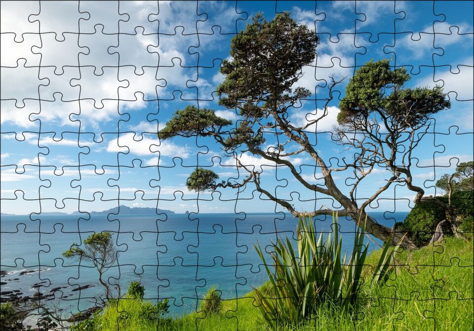 Yeşil Tepeden Deniz ve Bulutlar Manzarası Puzzle Yapboz MDF Ahşap