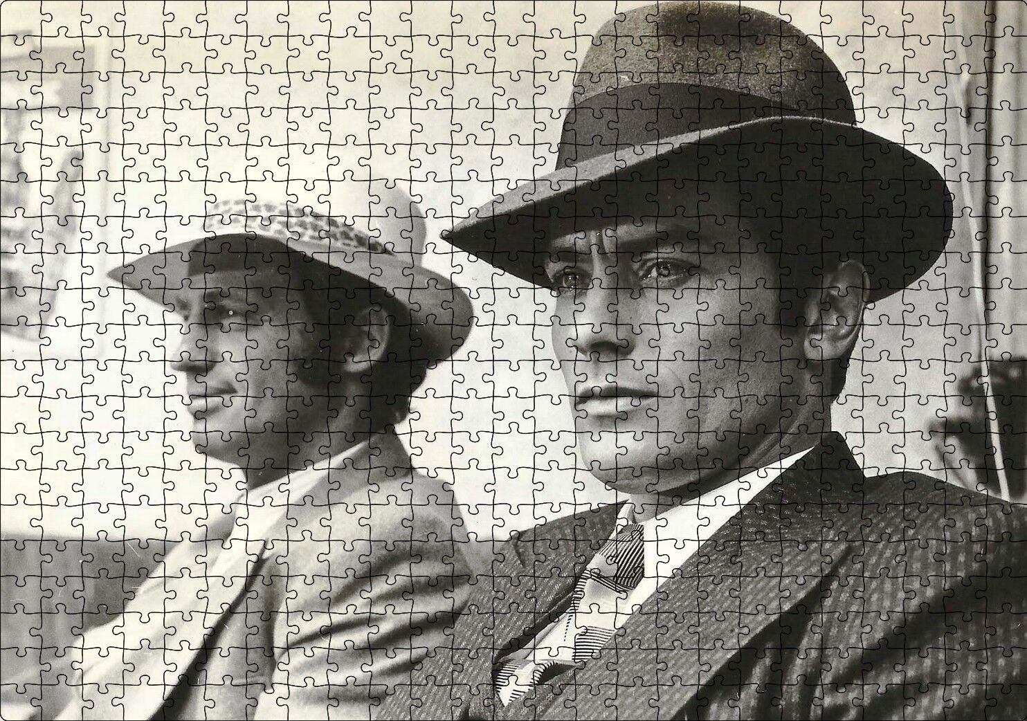 Jean Paul Belmondo ve Alain Delon Siyah Beyaz Puzzle Yapboz MDF Ahşap 500 Parça 49 cm X 68 cm