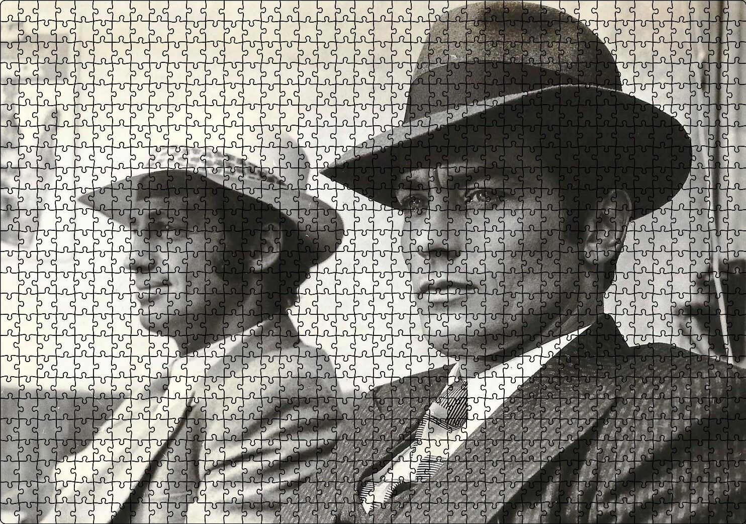 Jean Paul Belmondo ve Alain Delon Siyah Beyaz Puzzle Yapboz MDF Ahşap 1000 Parça 49 cm X 68 cm