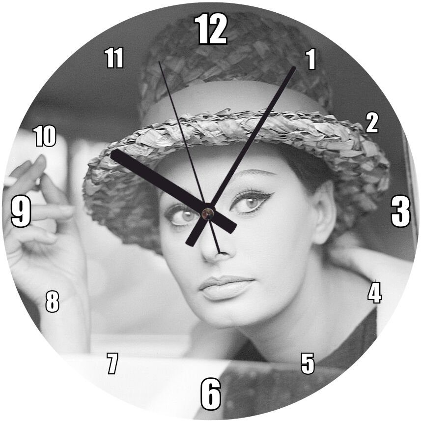 Sophia Loren Otomobilde Mdf Ahşap Duvar Saati 30 cm Çap