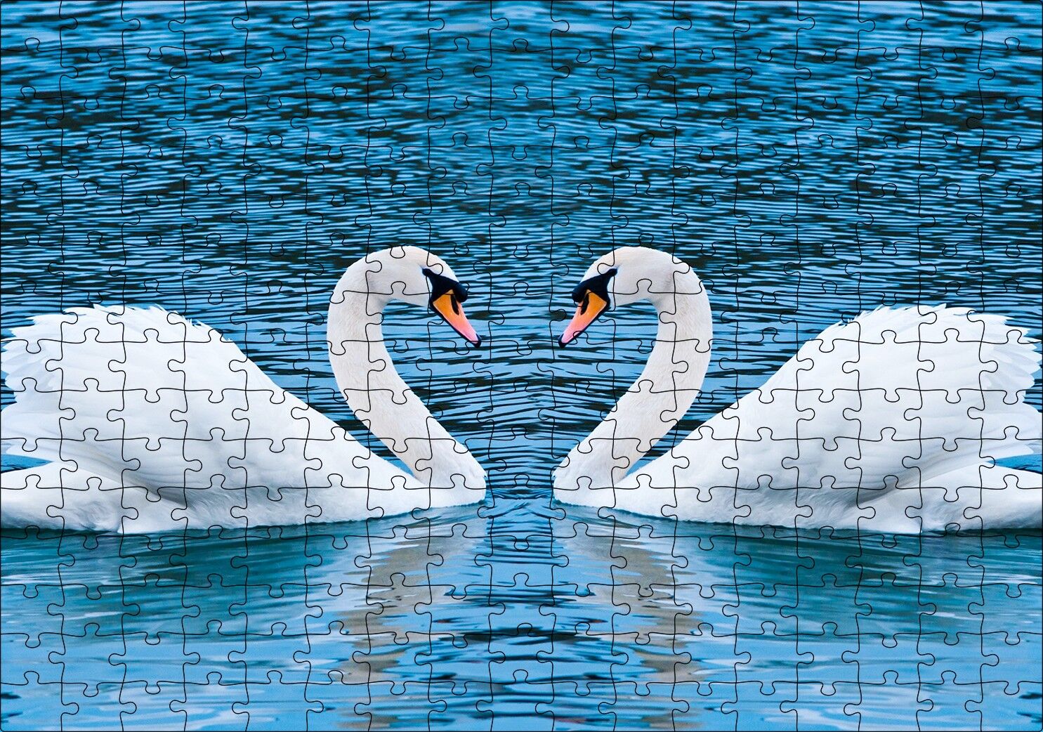 İki Beyaz Kuğu Kalp Şekli Puzzle Yapboz MDF Ahşap 255 Parça 34 cm X 49 cm