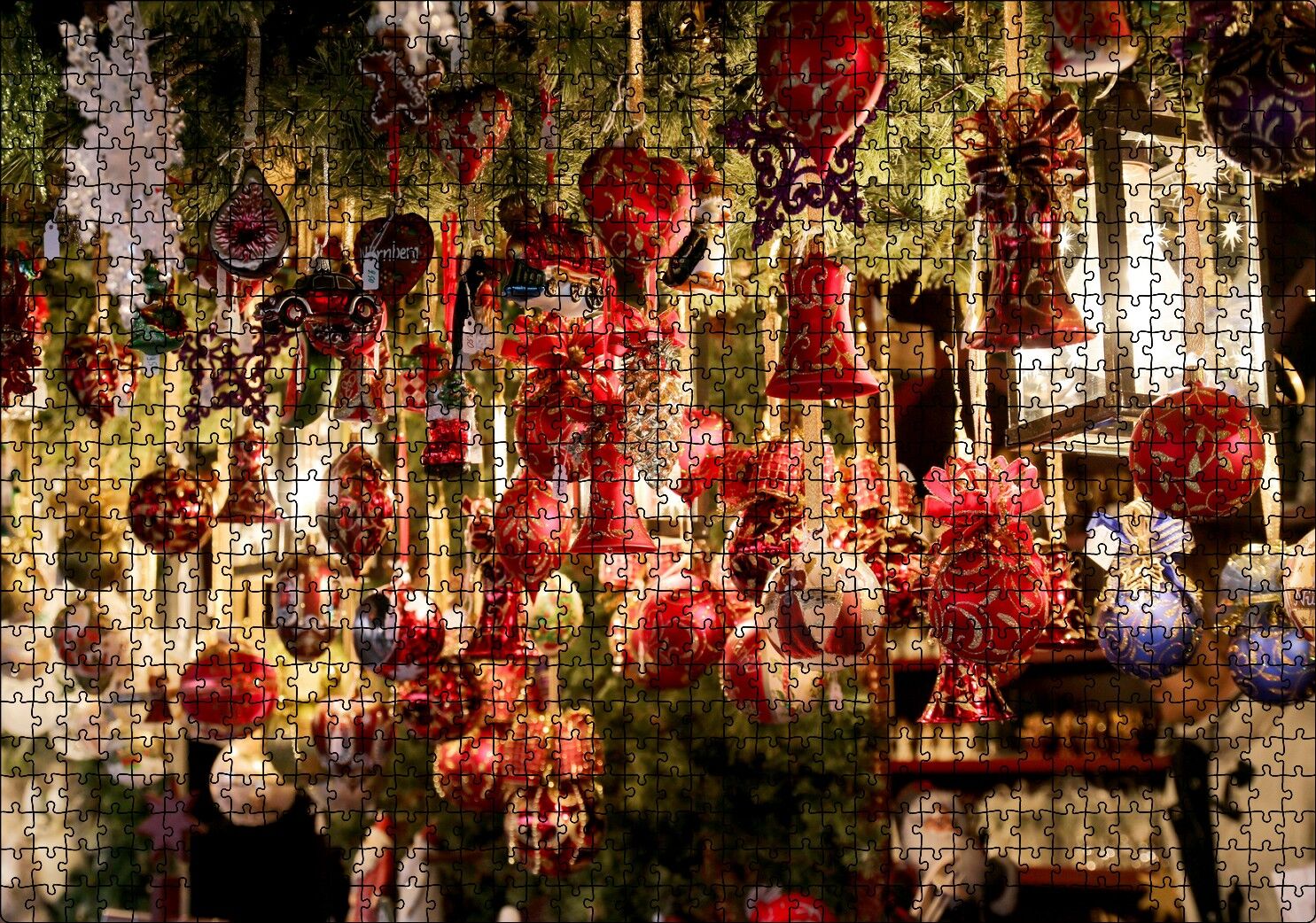Yılbaşı Ağacından Sarkan Süsler ve Fenerler Puzzle Yapboz MDF Ahşap 1000 Parça 49 cm X 68 cm