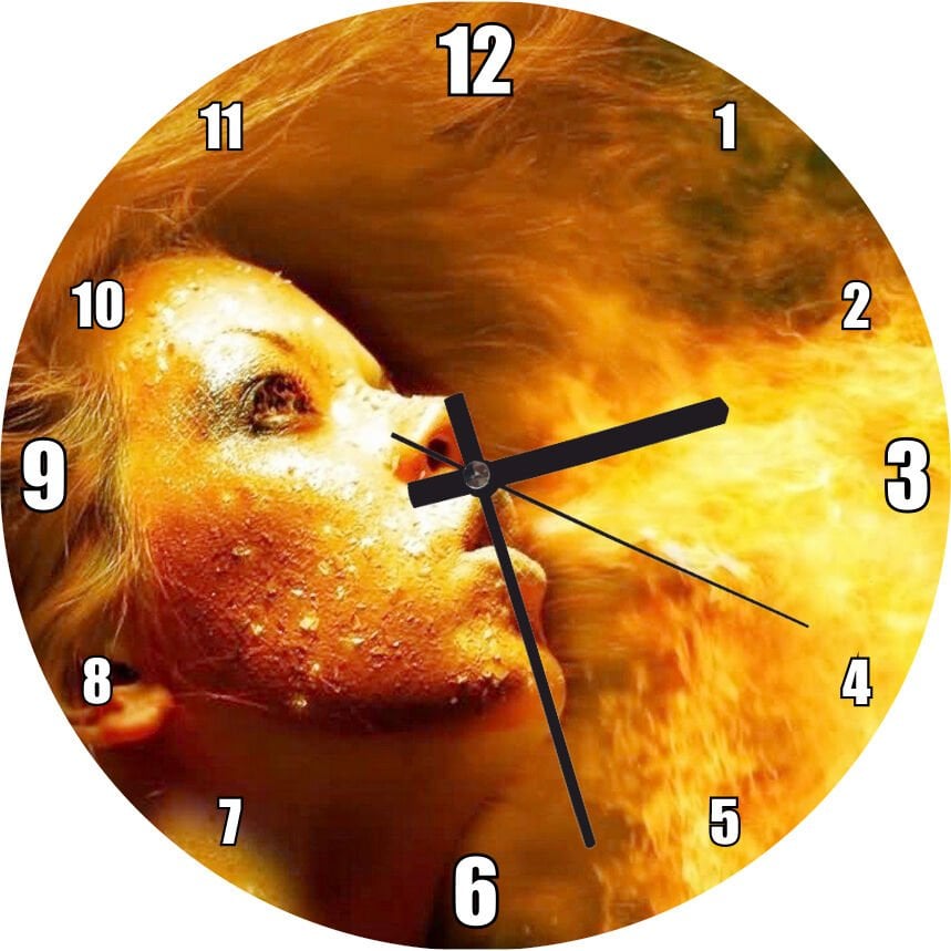 Alev Soluyan Alev Saçlı Kadın  Mdf Ahşap Duvar Saati