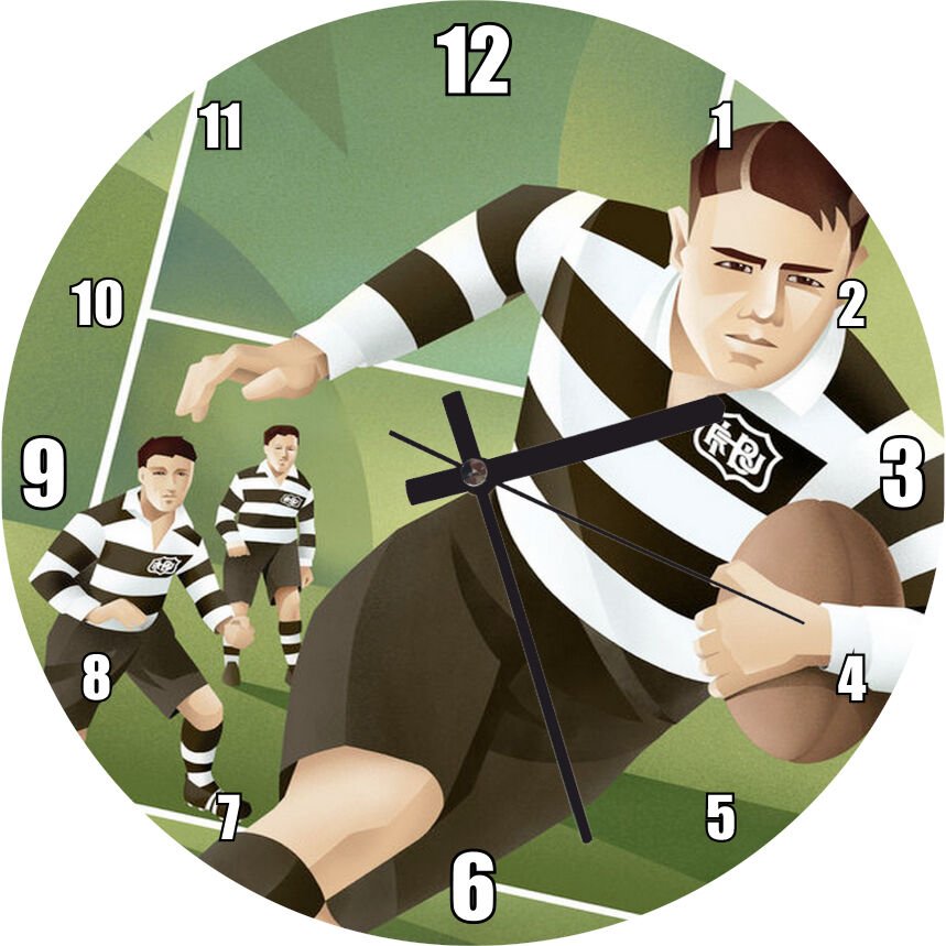 Amerikan Futbol Oyuncuları Yeşil Zemin  Mdf Ahşap Duvar Saati